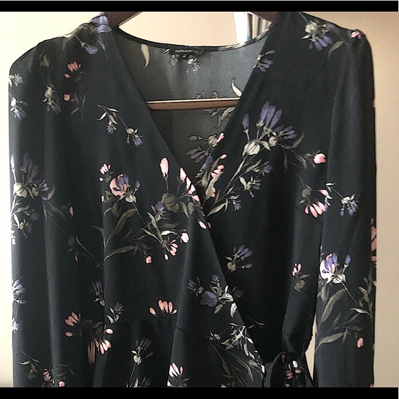 Dynamite Floral Peplum Blouse with Side Ribbon🎀 - Picture 3 of 12